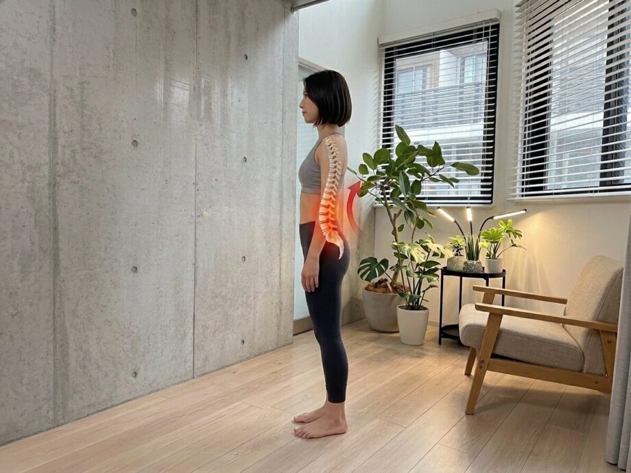 腰椎の前彎イメージ。立位姿勢。