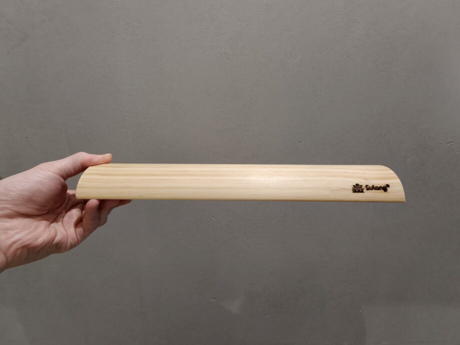 足裏のケアに使用する青竹(青木)の画像。